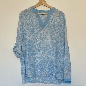 Kenneth Cole Select Women’s Blue & White Pattern V Neck Shirt, Size Large, Flowy